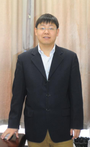 何宏波副教授