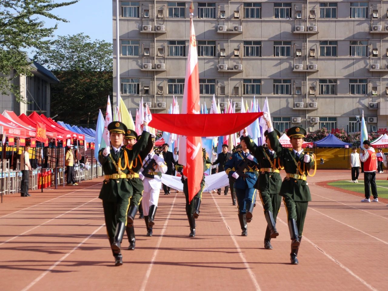 大数据与人工智能学院赛场聚活力，青春逐梦正当时